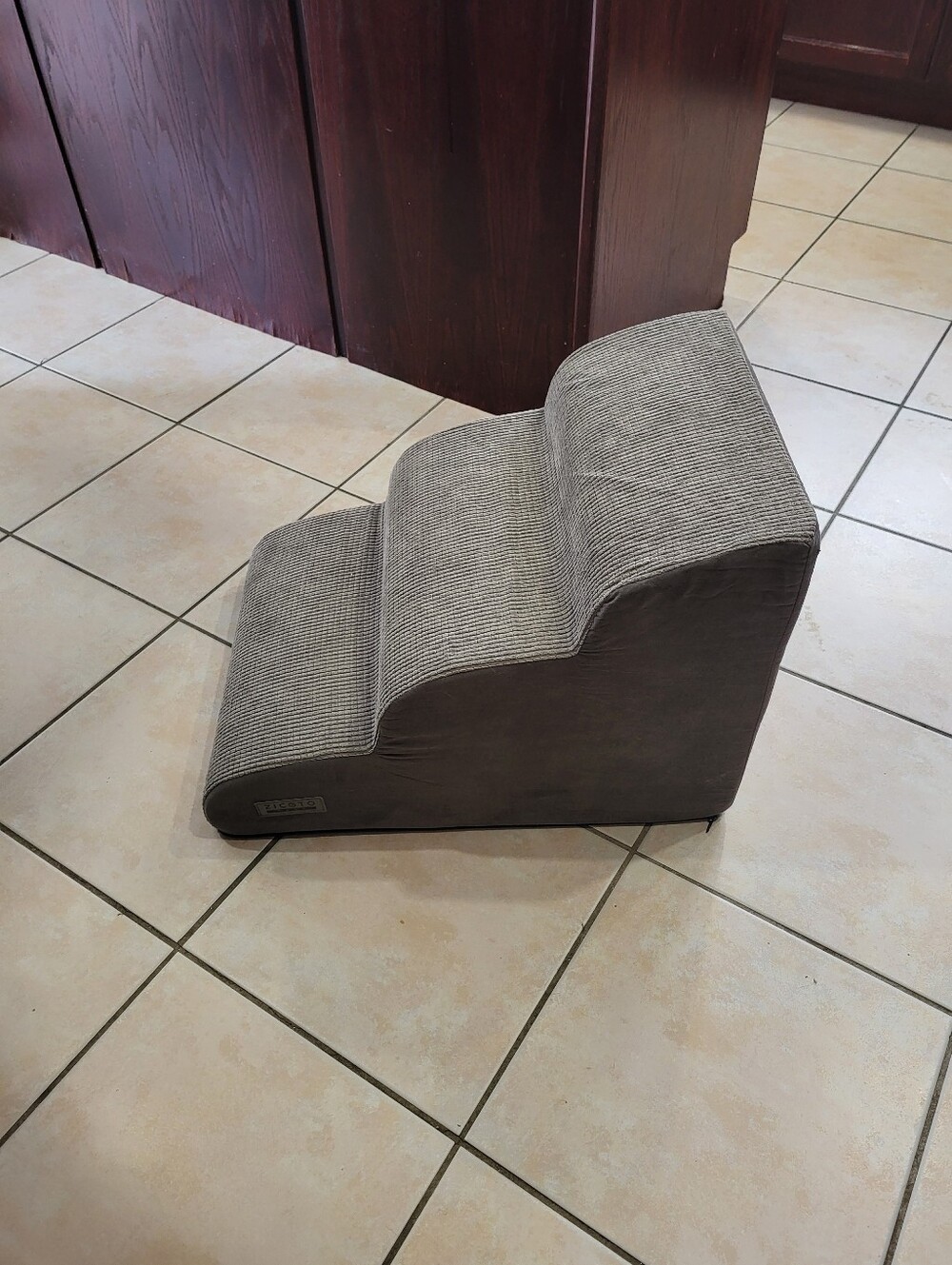 Gray Pet Ramp Steps by Zicoto
